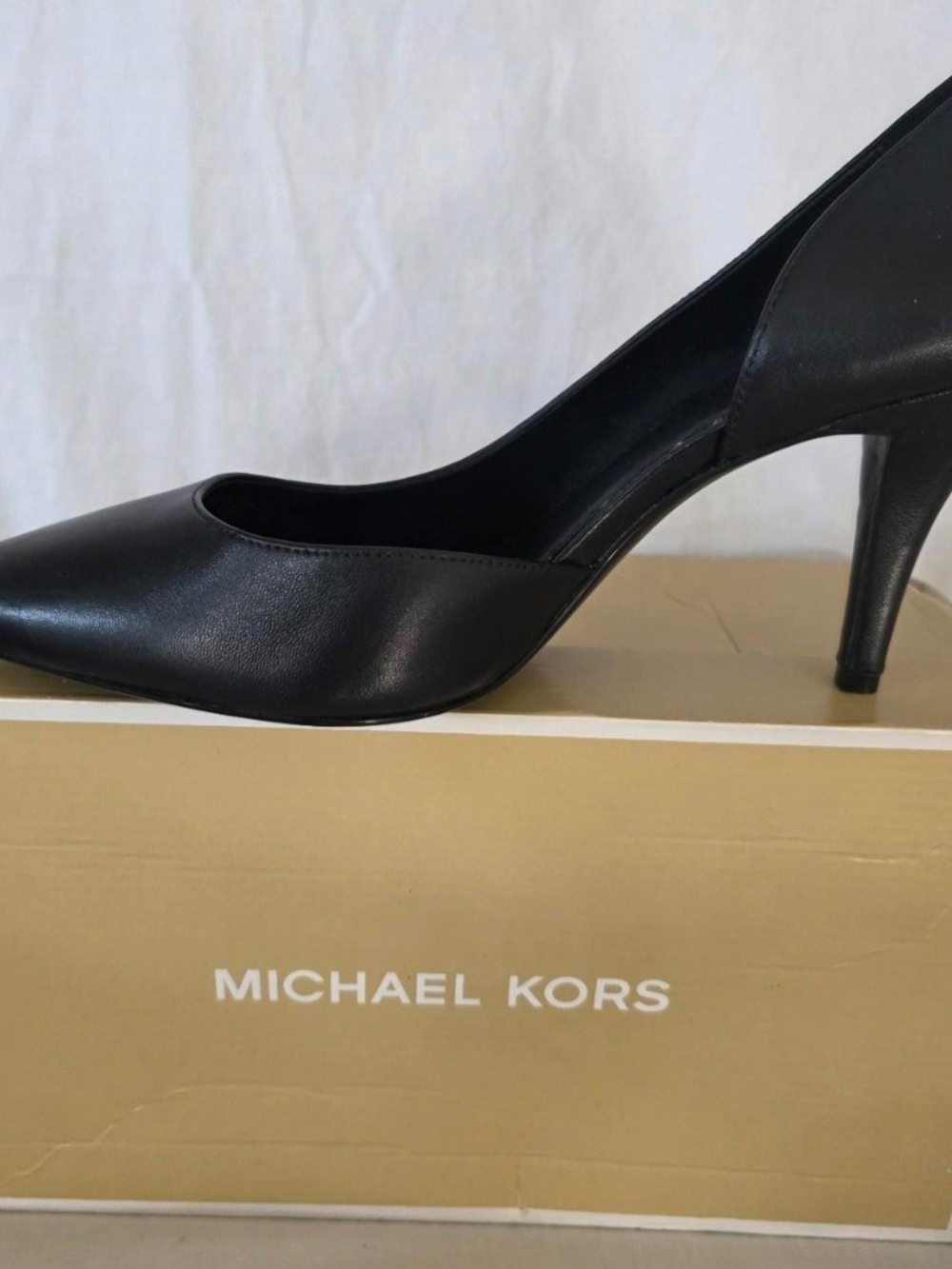 Michael Kors Black Leather Pointed-Toe Pumps with Slim Heel